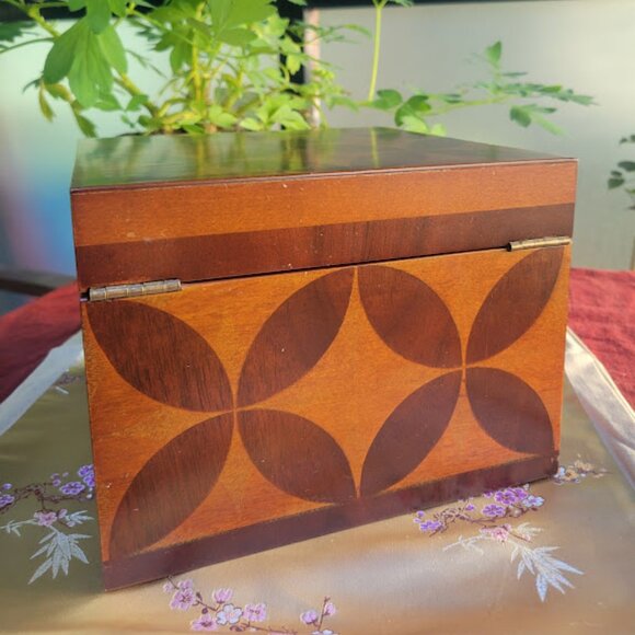 wood inlay Jewelry Box - Picture 5 of 11